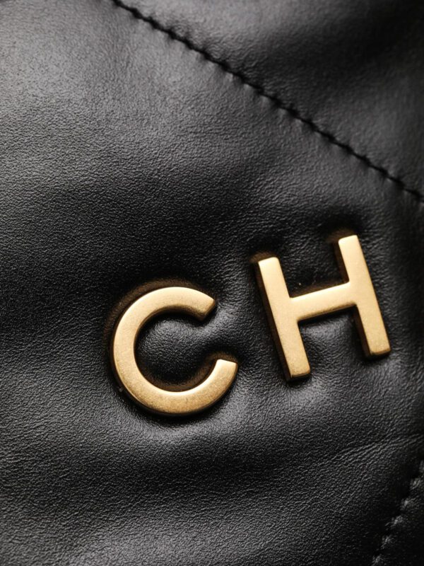CHANEL 22 BAG