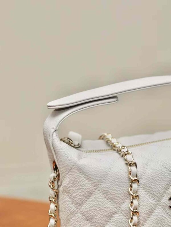 CHANEL 25C  hand bag