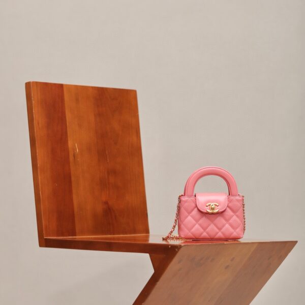 CHANEL 23K Clutch With Chain(Mini)