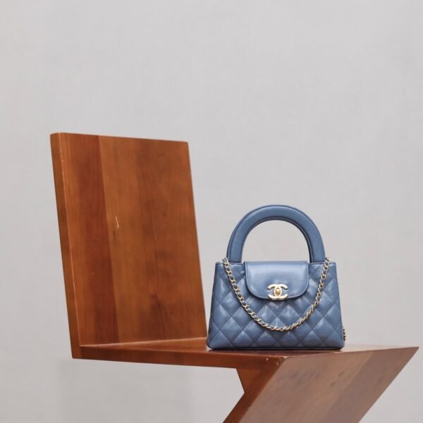 CHANEL 23K Clutch With Chain(Small)