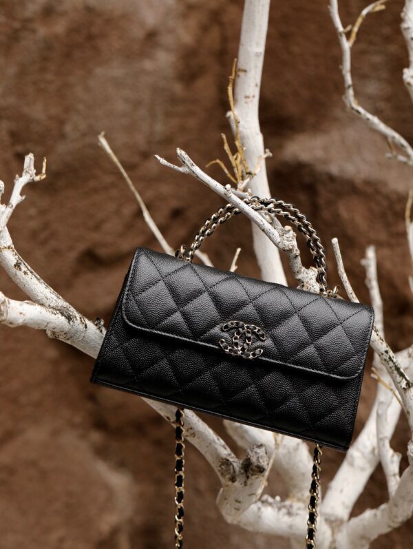 CHANEL 23P Handle Bag