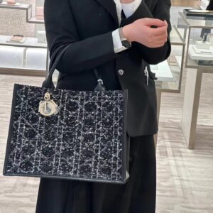 e29c667fdd72921360c84b643c9b729