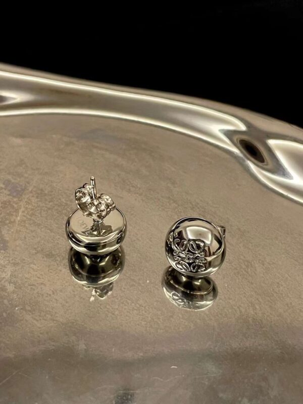 LOEWE  logo ear stud