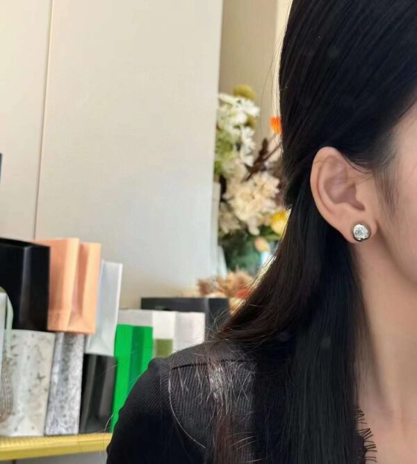 LOEWE  logo ear stud