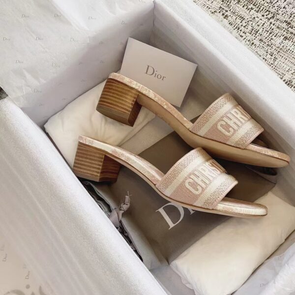 DIOR DWAY Embroidered slippers