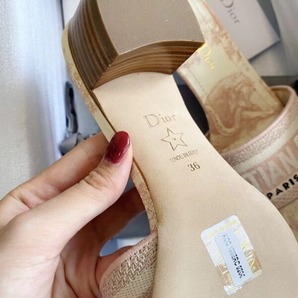 DIOR DWAY Embroidered slippers