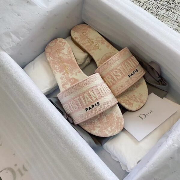 DIOR DWAY Embroidered slippers