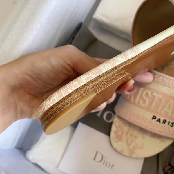 DIOR DWAY Embroidered slippers