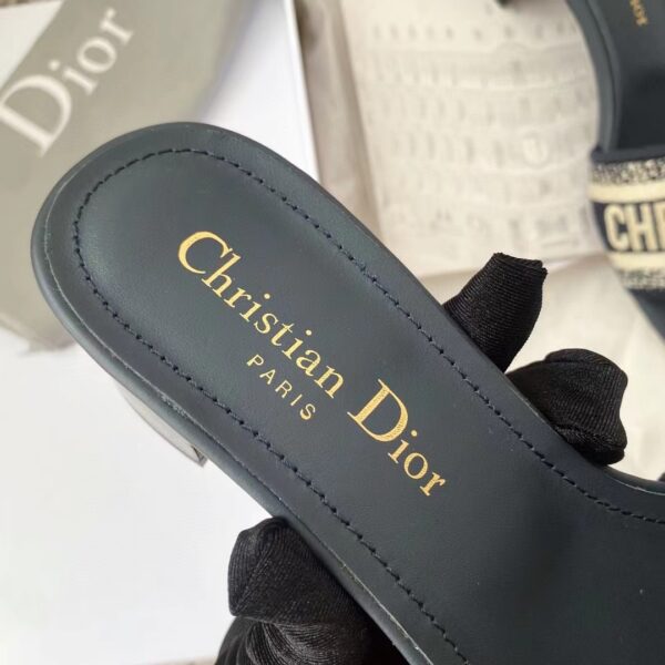 DIOR DWAY Embroidered slippers