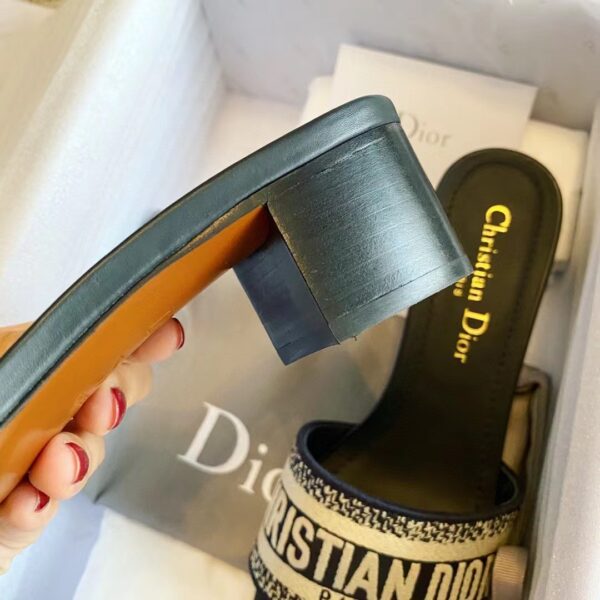 DIOR DWAY Embroidered slippers