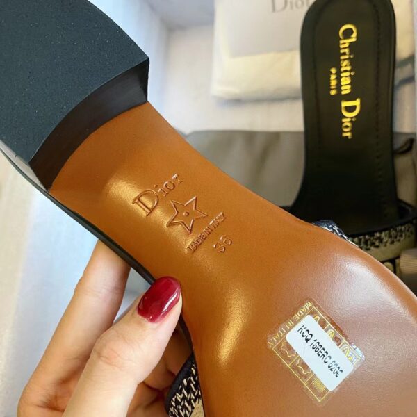 DIOR DWAY Embroidered slippers