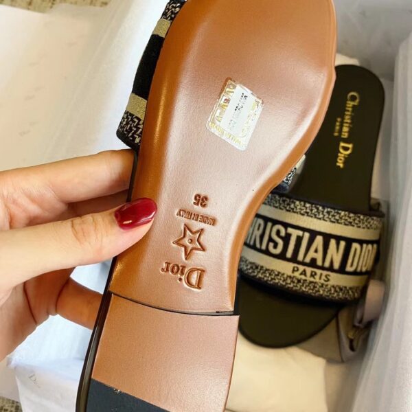 DIOR DWAY Embroidered slippers