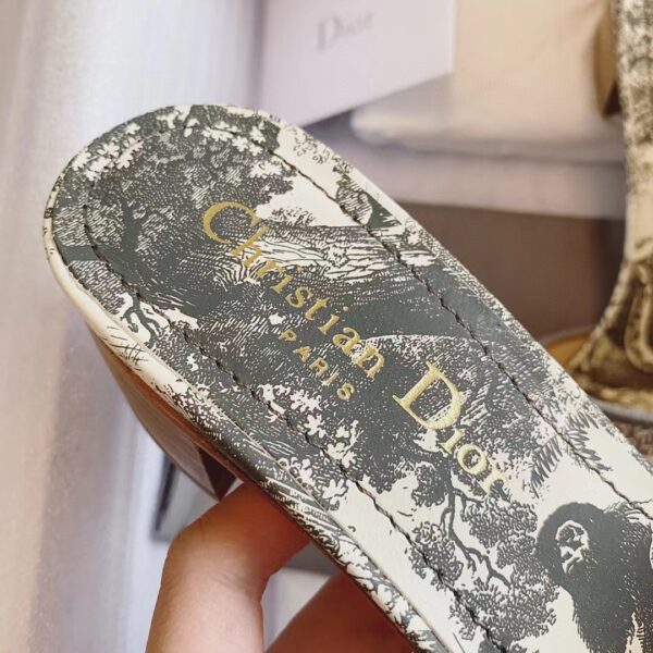 DIOR DWAY Embroidered slippers