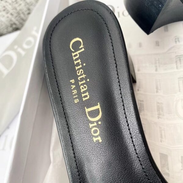 DIOR DWAY Embroidered slippers