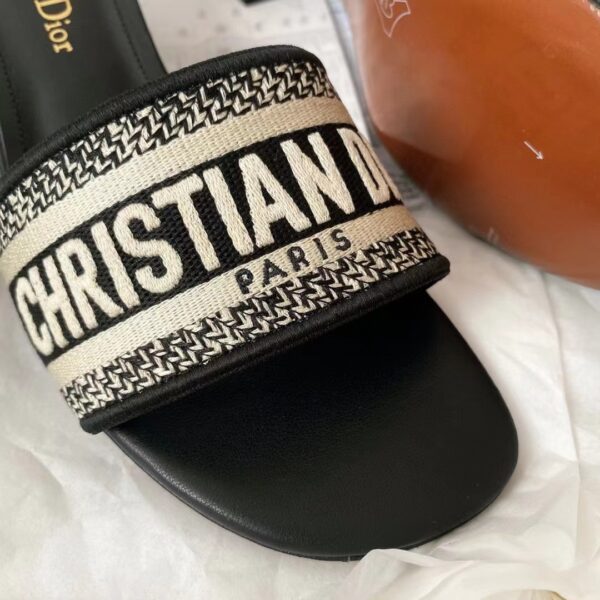 DIOR DWAY Embroidered slippers