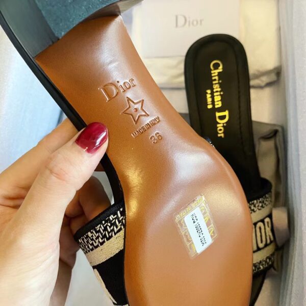 DIOR DWAY Embroidered slippers