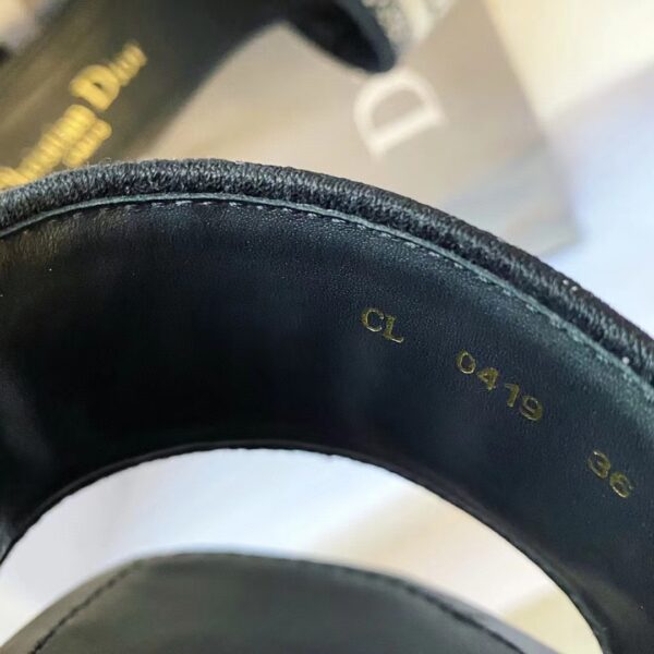 DIOR DWAY Embroidered slippers