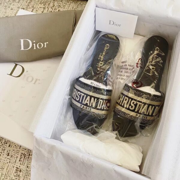 DIOR DWAY Embroidered slippers