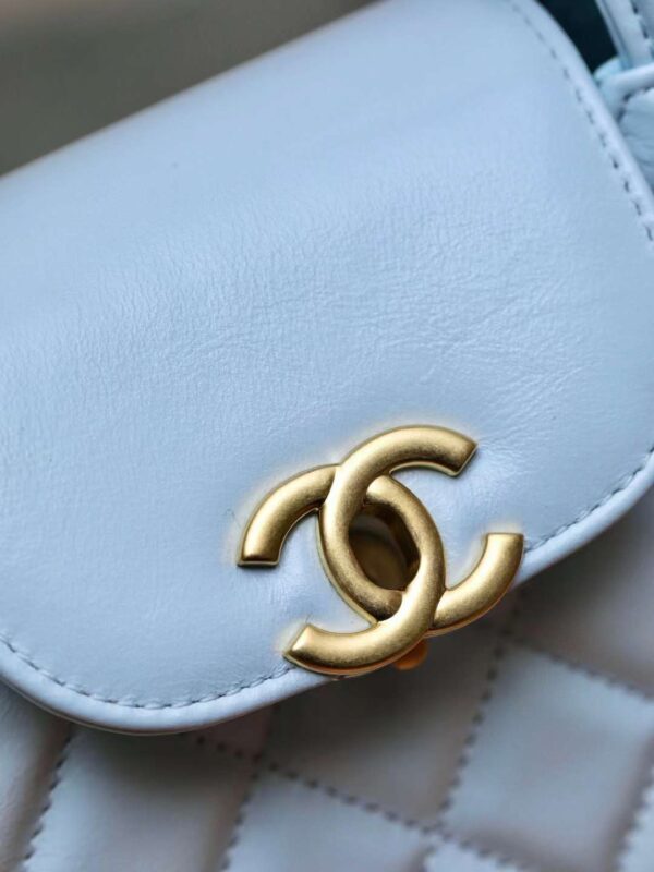 CHANEL 24S vintage kelly bag