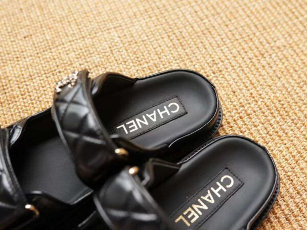 CHANEL 24P Velcro slippers