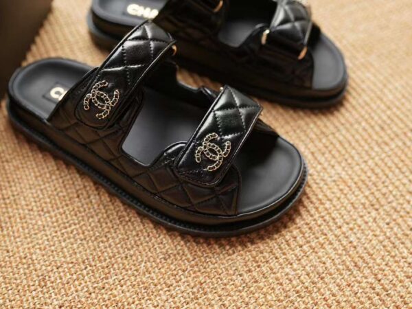 CHANEL 24P Velcro slippers