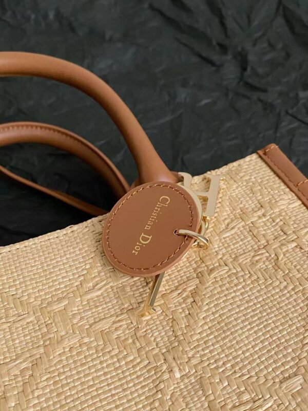 𝗗𝗜𝗢𝗥 𝗯𝗼𝗼𝗸 𝘁𝗼𝘁𝗲 bag