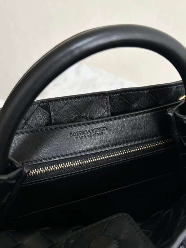 BV andiamo Chain briefcase