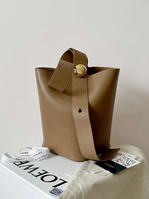 Loewe pebble  Bucket bag