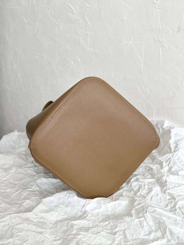 Loewe pebble  Bucket bag