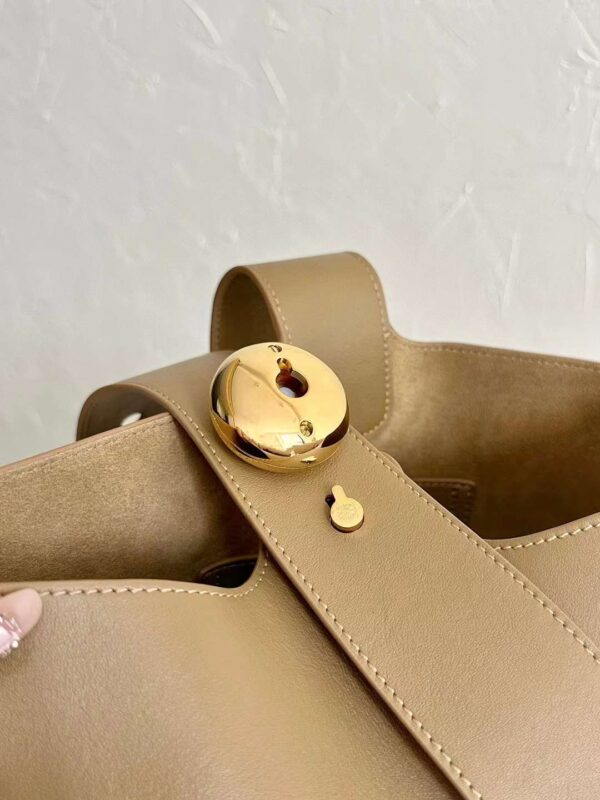 Loewe pebble  Bucket bag
