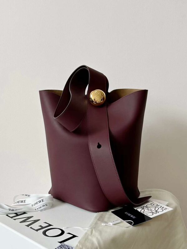 Loewe pebble  Bucket bag