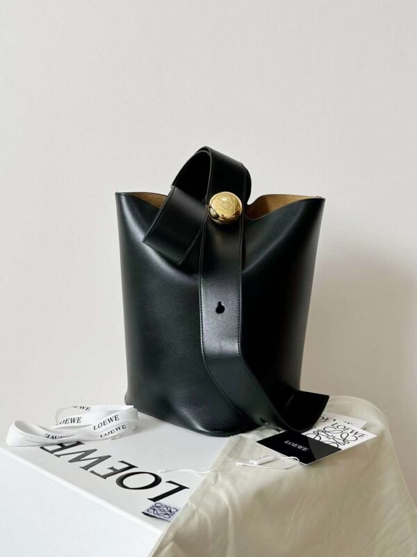 Loewe pebble  Bucket bag