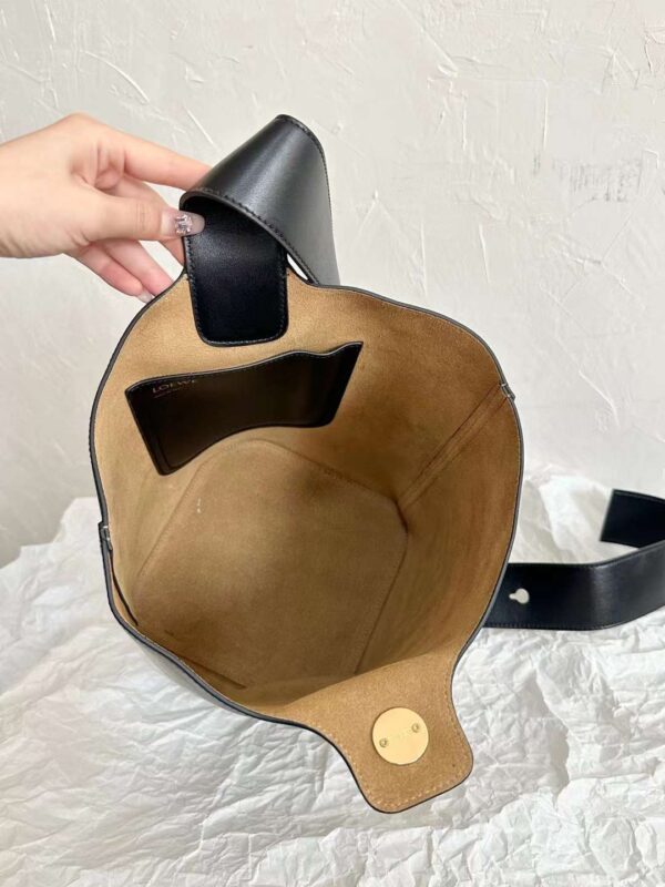 Loewe pebble  Bucket bag