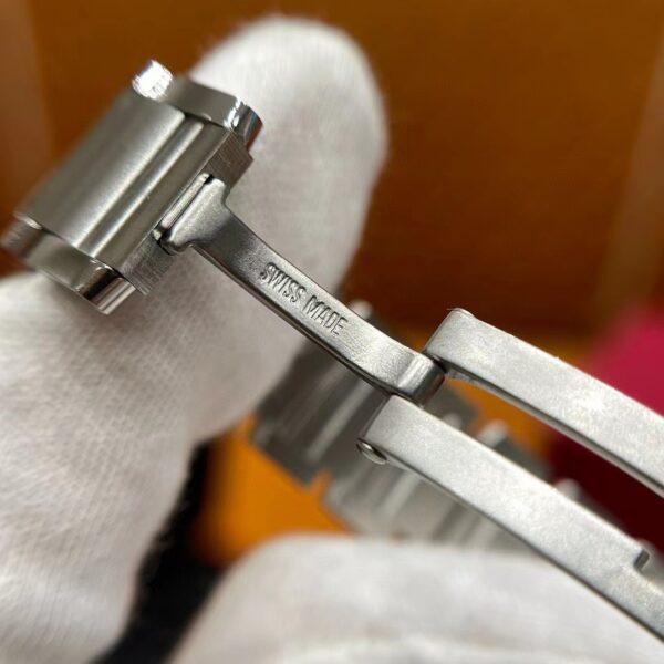 CARTIER TANK MUST WATCH