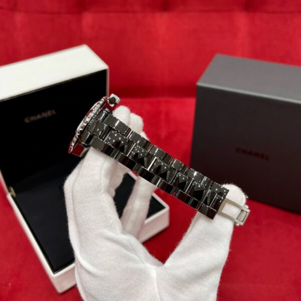 CHANEL J12 WATCH CALIBER 12.2