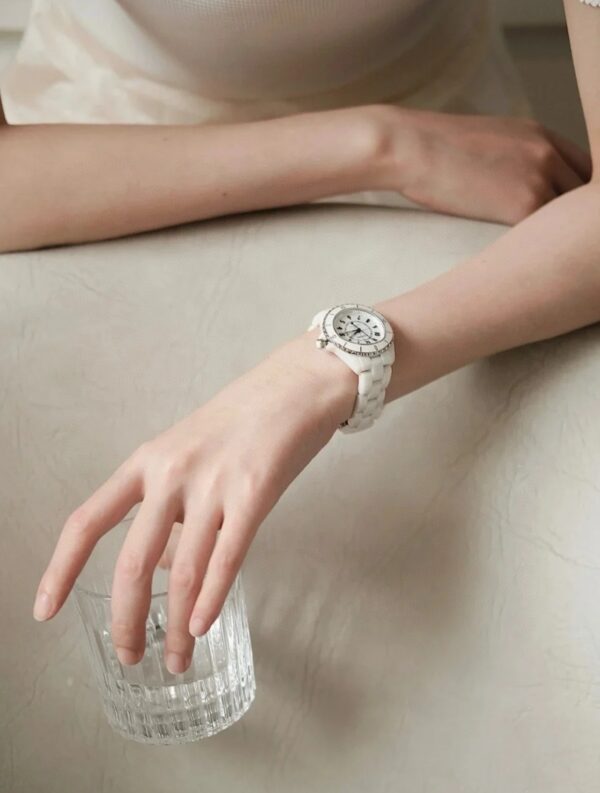 CHANEL J12 WATCH CALIBER 12.2