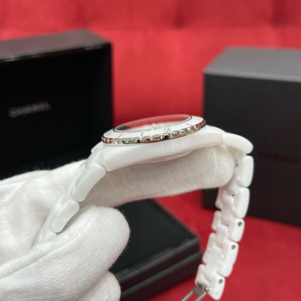 CHANEL J12 WATCH CALIBER 12.2