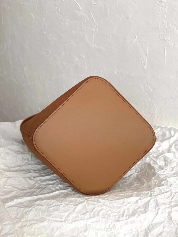 LOEWE PEBBLE  bucket bag