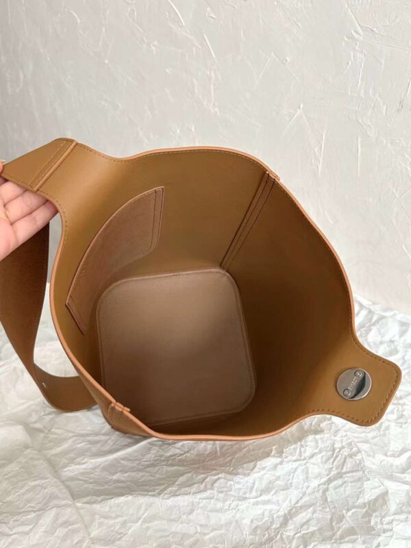 LOEWE PEBBLE  bucket bag