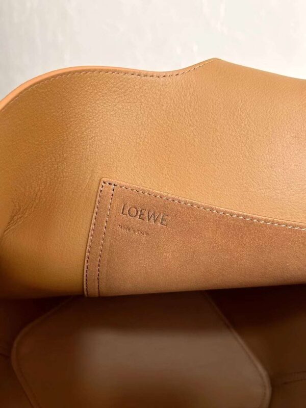 LOEWE PEBBLE  bucket bag