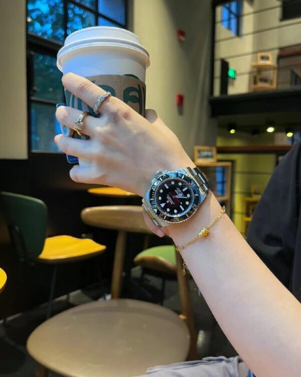 ROLEX Submariner Oyster 124060