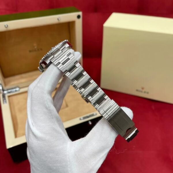 ROLEX Submariner Oyster 124060