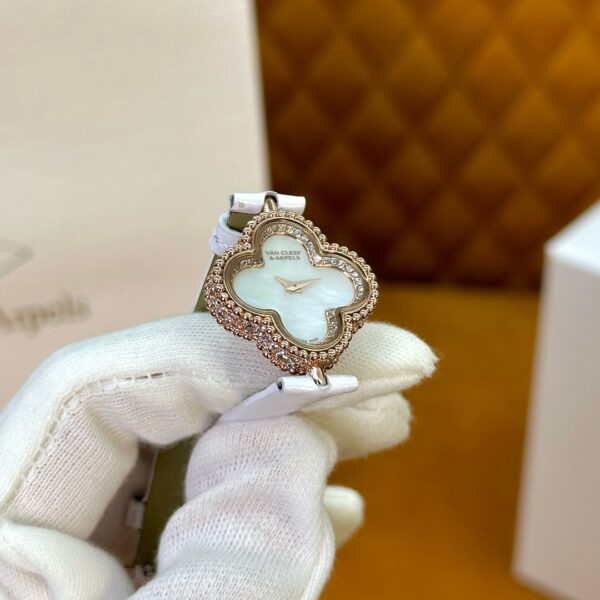 VAN CLEEF&ARPELS Sweet Alhambra watch