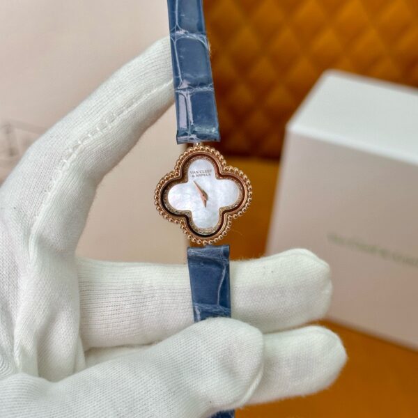 VAN CLEEF&ARPELS Sweet Alhambra watch