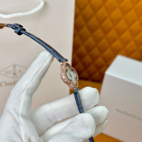 VAN CLEEF&ARPELS Sweet Alhambra watch