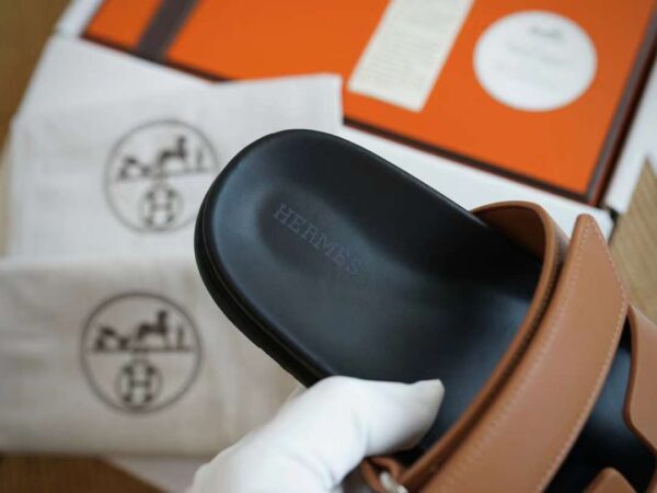 HERMES CHYPRE Casual slippers