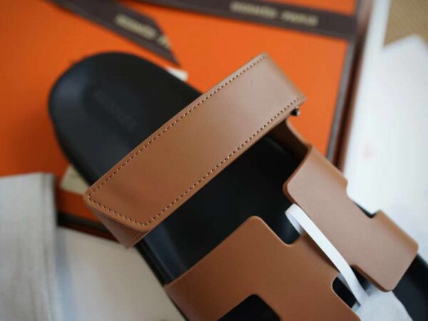 HERMES CHYPRE Casual slippers