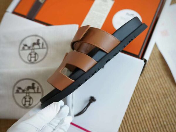 HERMES CHYPRE Casual slippers