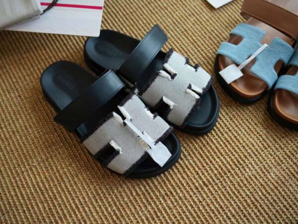 HERMES CHYPRE Casual slippers