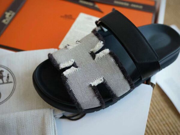 HERMES CHYPRE Casual slippers